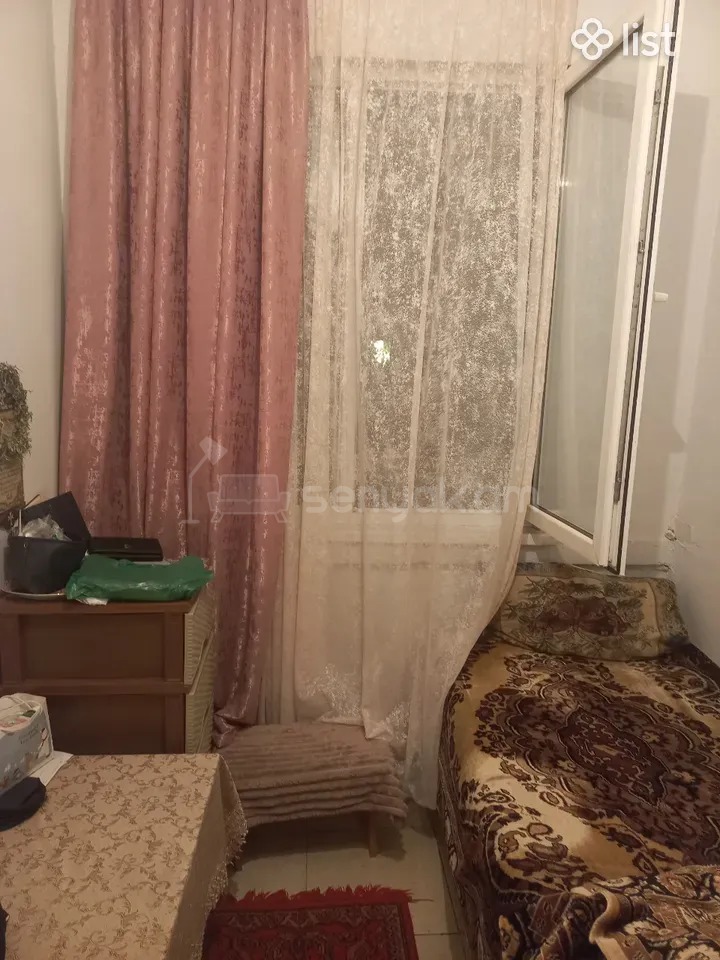 3 Սենյականոց Բնակարան Քարե Շենքում, 58քմ, 3/5 հարկ, Նորմալ Վիճակում, Կահավորված, Արևկող