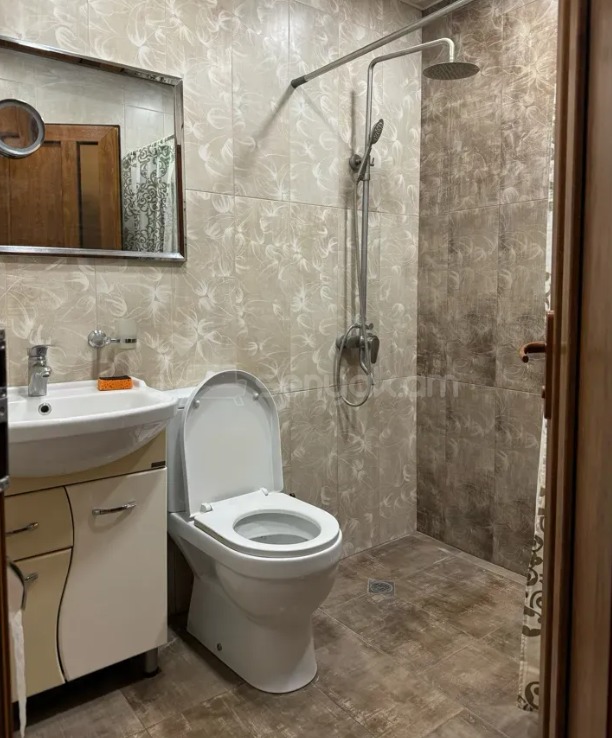 2 Սենյականոց Բնակարան Քարե Շենքում, 30քմ, 2/5 հարկ, Կապիտալ Վերանորոգված