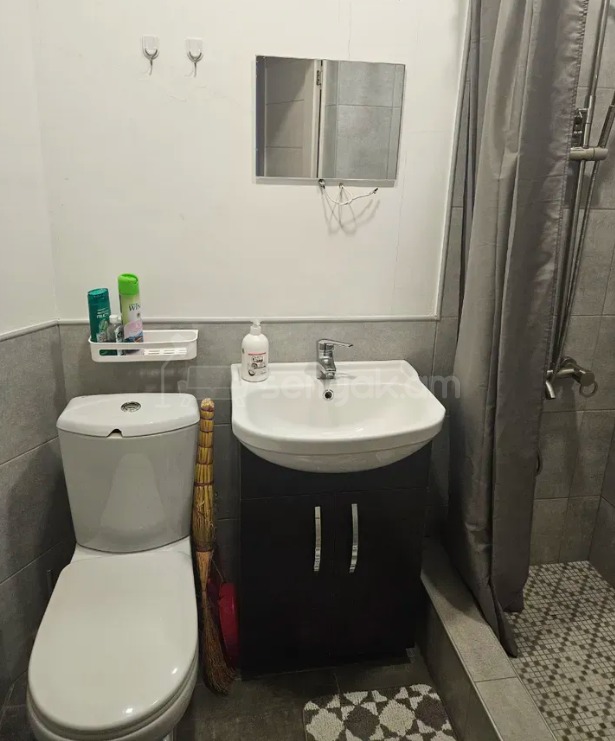 2 Սենյականոց Բնակարան Քարե Շենքում, 35քմ, 5/5 հարկ, Կապիտալ Վերանորոգված