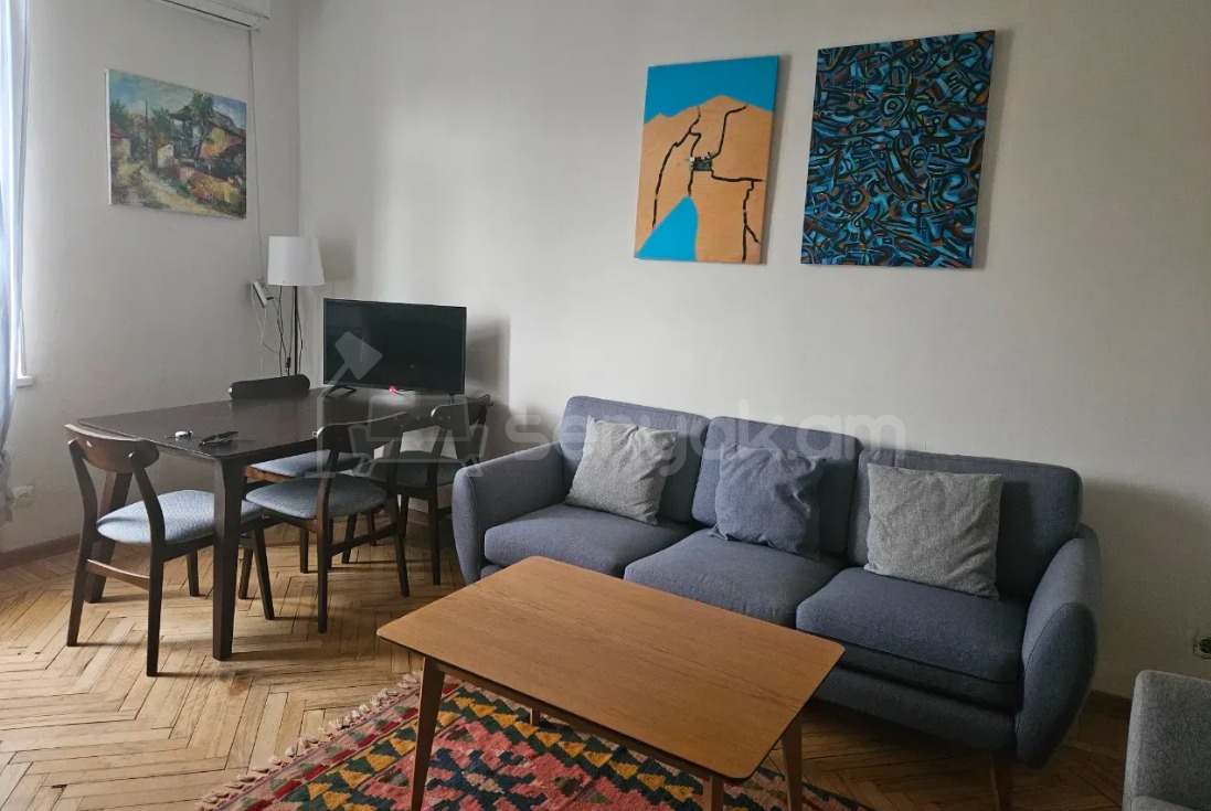 2 Սենյականոց Բնակարան Քարե Շենքում, 35քմ, 5/5 հարկ, Կապիտալ Վերանորոգված