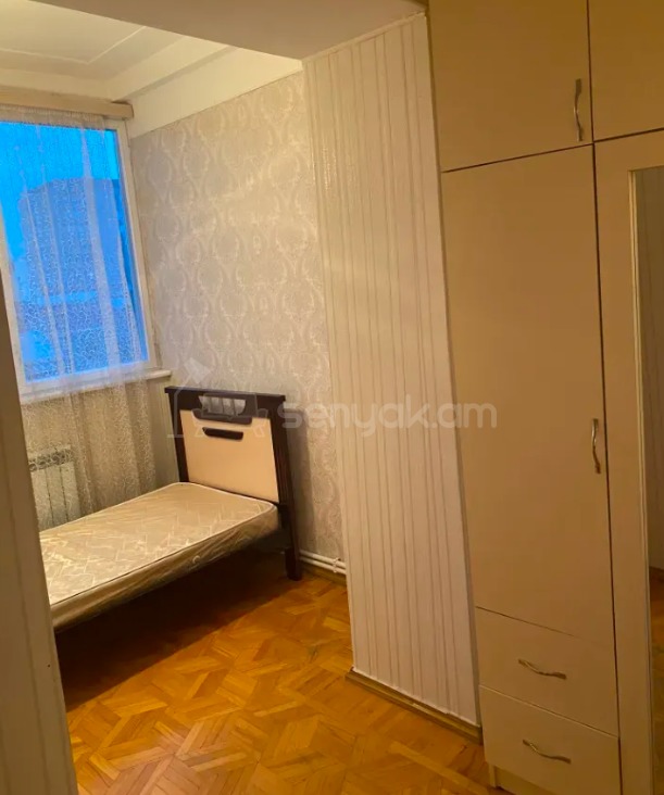 4 Սենյականոց Բնակարան Քարե Շենքում, 78քմ, 4/5 հարկ, Կապիտալ Վերանորոգված, Կահավորված