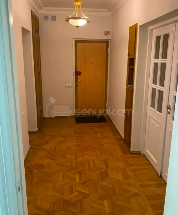 4 Սենյականոց Բնակարան Քարե Շենքում, 78քմ, 4/5 հարկ, Կապիտալ Վերանորոգված, Կահավորված