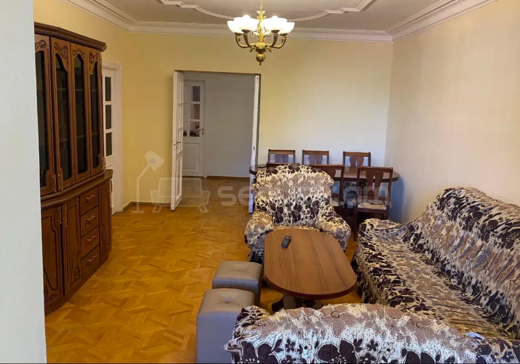 4 Սենյականոց Բնակարան Քարե Շենքում, 78քմ, 4/5 հարկ, Կապիտալ Վերանորոգված, Կահավորված