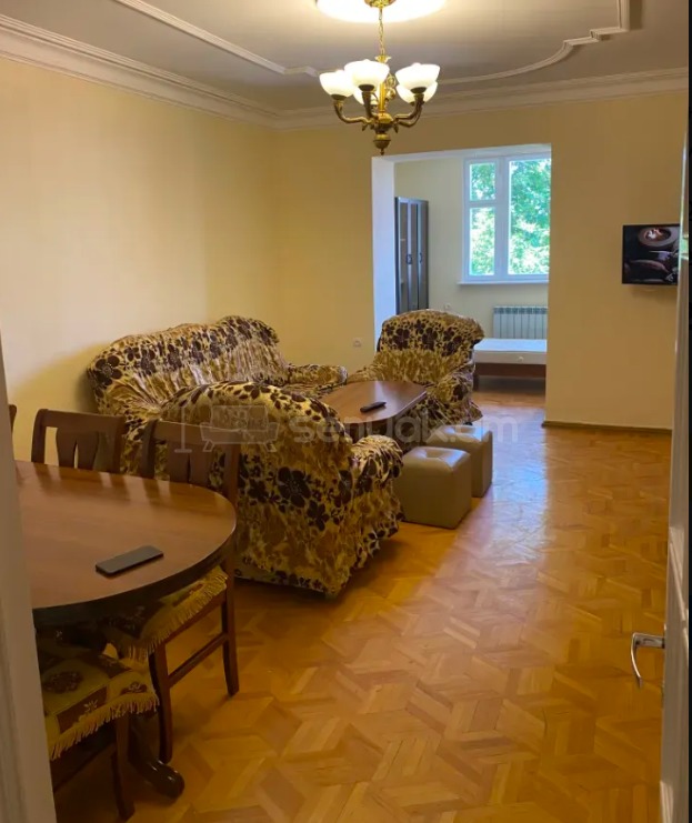 4 Սենյականոց Բնակարան Քարե Շենքում, 78քմ, 4/5 հարկ, Կապիտալ Վերանորոգված, Կահավորված