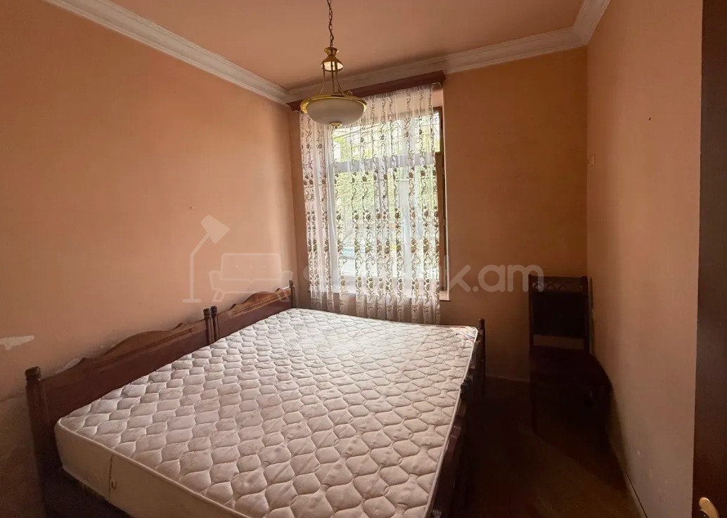 2 Սենյականոց Բնակարան Քարե Շենքում, 35քմ, 2/5 հարկ, Կապիտալ Վերանորոգված