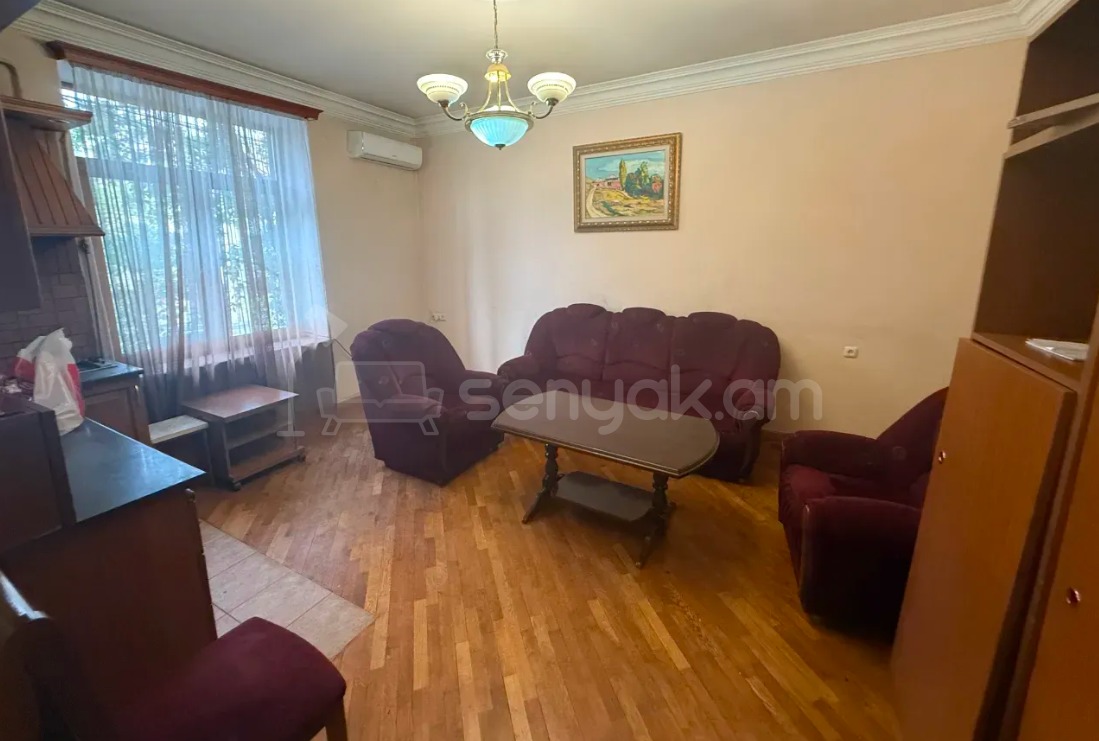 2 Սենյականոց Բնակարան Քարե Շենքում, 35քմ, 2/5 հարկ, Կապիտալ Վերանորոգված