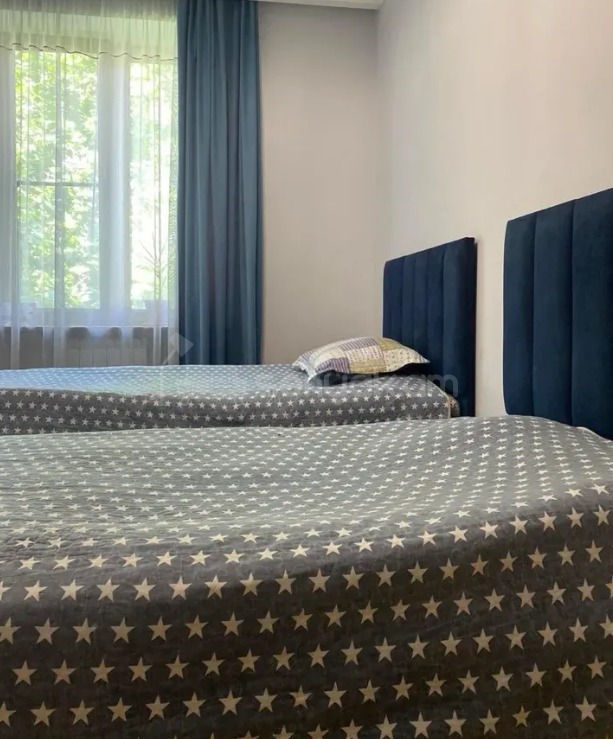 4 Սենյականոց Բնակարան Քարե Շենքում, 85քմ, 4/5 հարկ, Կապիտալ Վերանորոգված