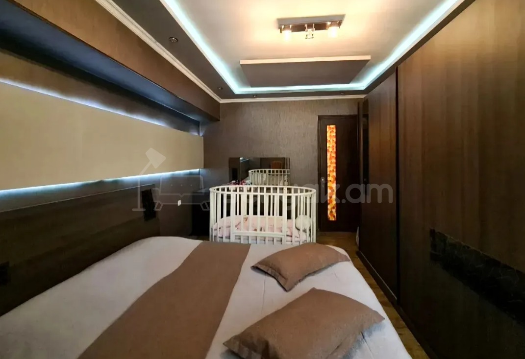 4 Սենյականոց Բնակարան, 93քմ, 3/9 հարկ, Դիզայներական Վերանորոգված