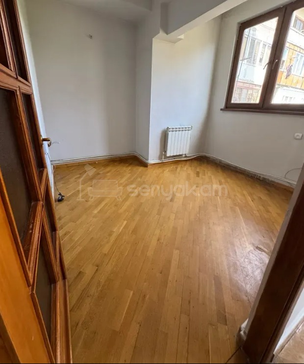 3 Սենյականոց Բնակարան, 76քմ, 3/12 հարկ, Կապիտալ Վերանորոգված