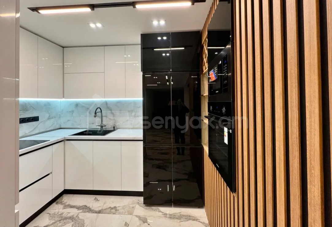 3 Սենյականոց Բնակարան Քարե Շենքում, 70քմ, 1/5 հարկ, Դիզայներական Վերանորոգված