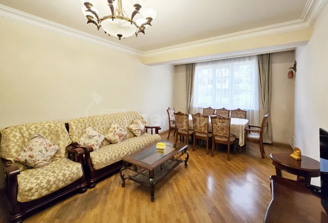 4 Սենյականոց Բնակարան Քարե Շենքում, 96քմ, 2/5 հարկ, Կապիտալ Վերանորոգված