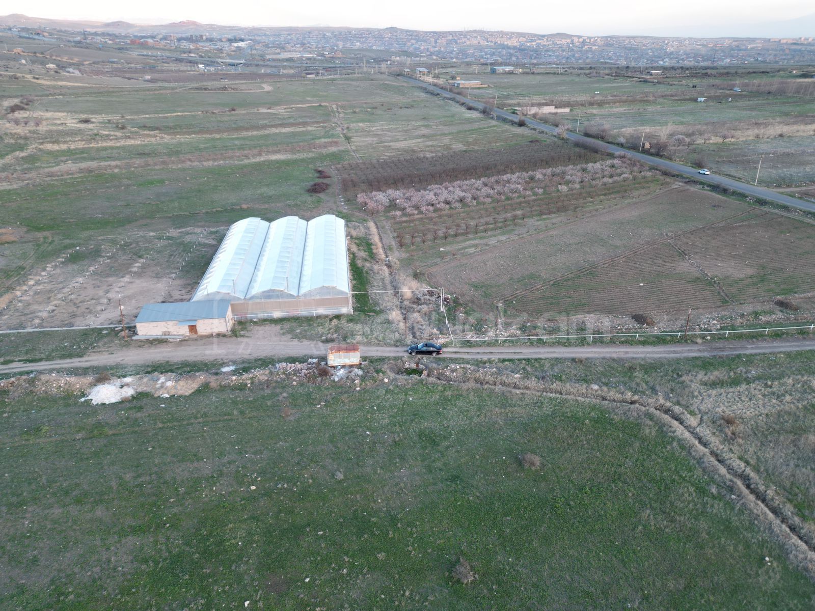 Կոմերցիոն Տարածք, 1000քմ