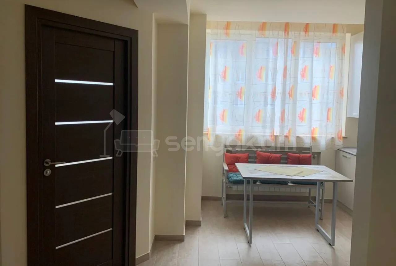 2 Սենյականոց Բնակարան, 43քմ, 7/9 հարկ, Կապիտալ Վերանորոգված, Կահավորված, Արևկող