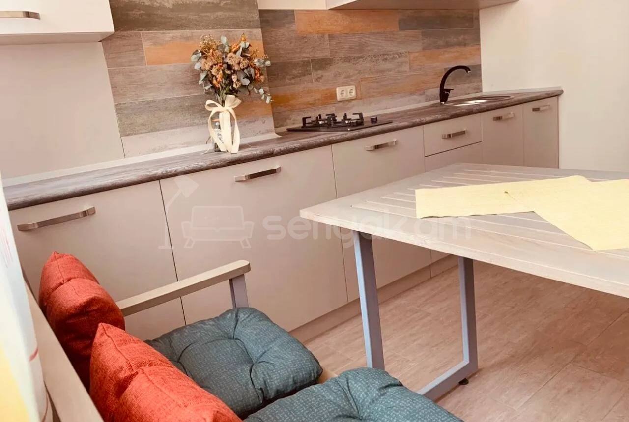 2 Սենյականոց Բնակարան, 43քմ, 7/9 հարկ, Կապիտալ Վերանորոգված, Կահավորված, Արևկող