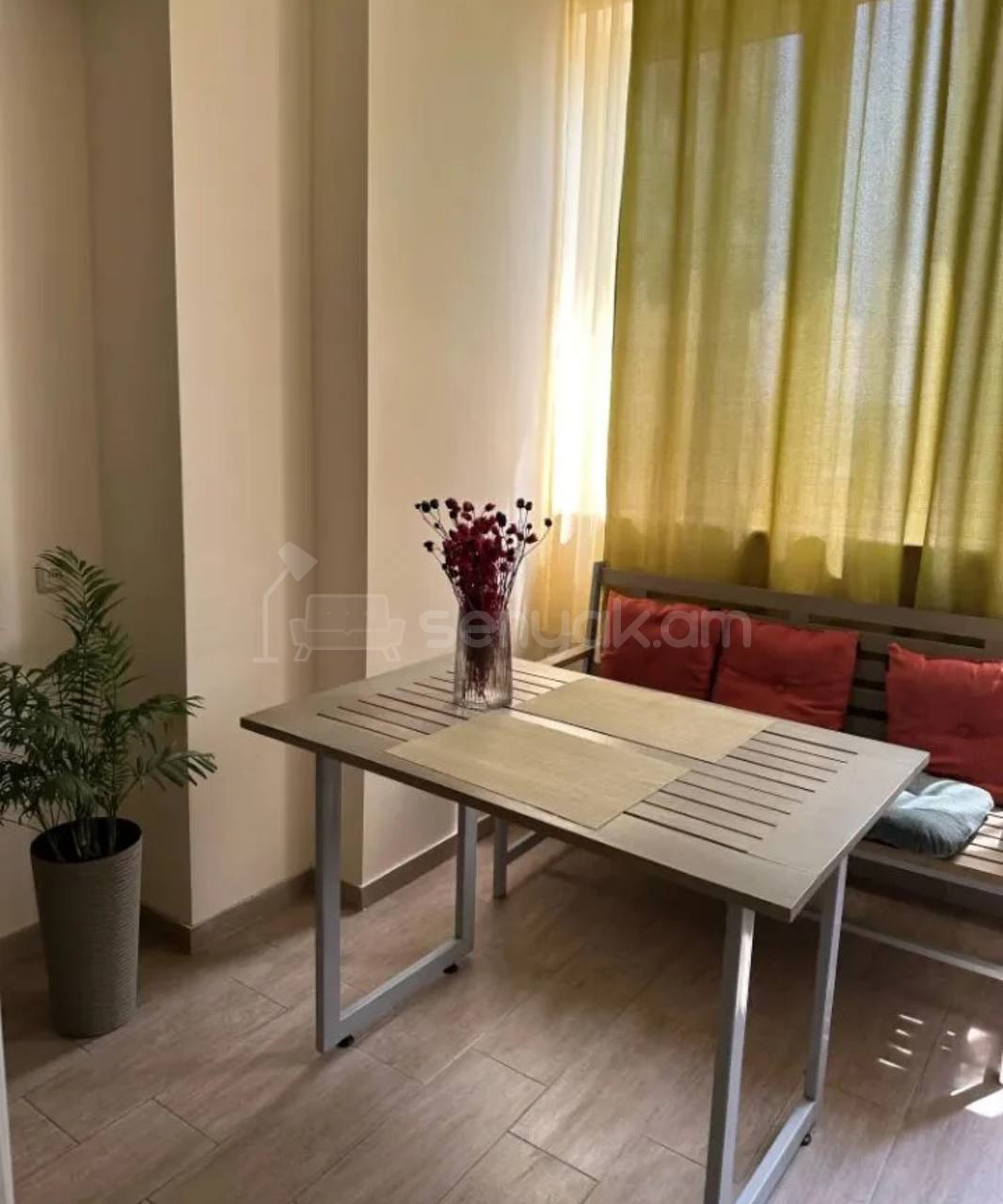 2 Սենյականոց Բնակարան, 43քմ, 7/9 հարկ, Կապիտալ Վերանորոգված, Կահավորված, Արևկող