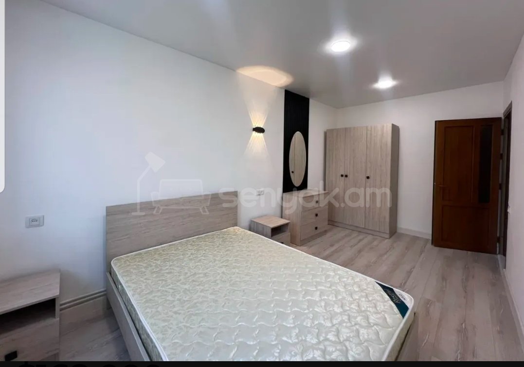 3 Սենյականոց Բնակարան Քարե Շենքում, 79քմ, 3/5 հարկ, Կապիտալ Վերանորոգված