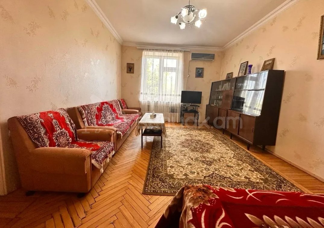 1 Սենյականոց Բնակարան Քարե Շենքում, 46քմ, 4/5 հարկ, Կապիտալ Վերանորոգված, Կահավորված, Արևկող