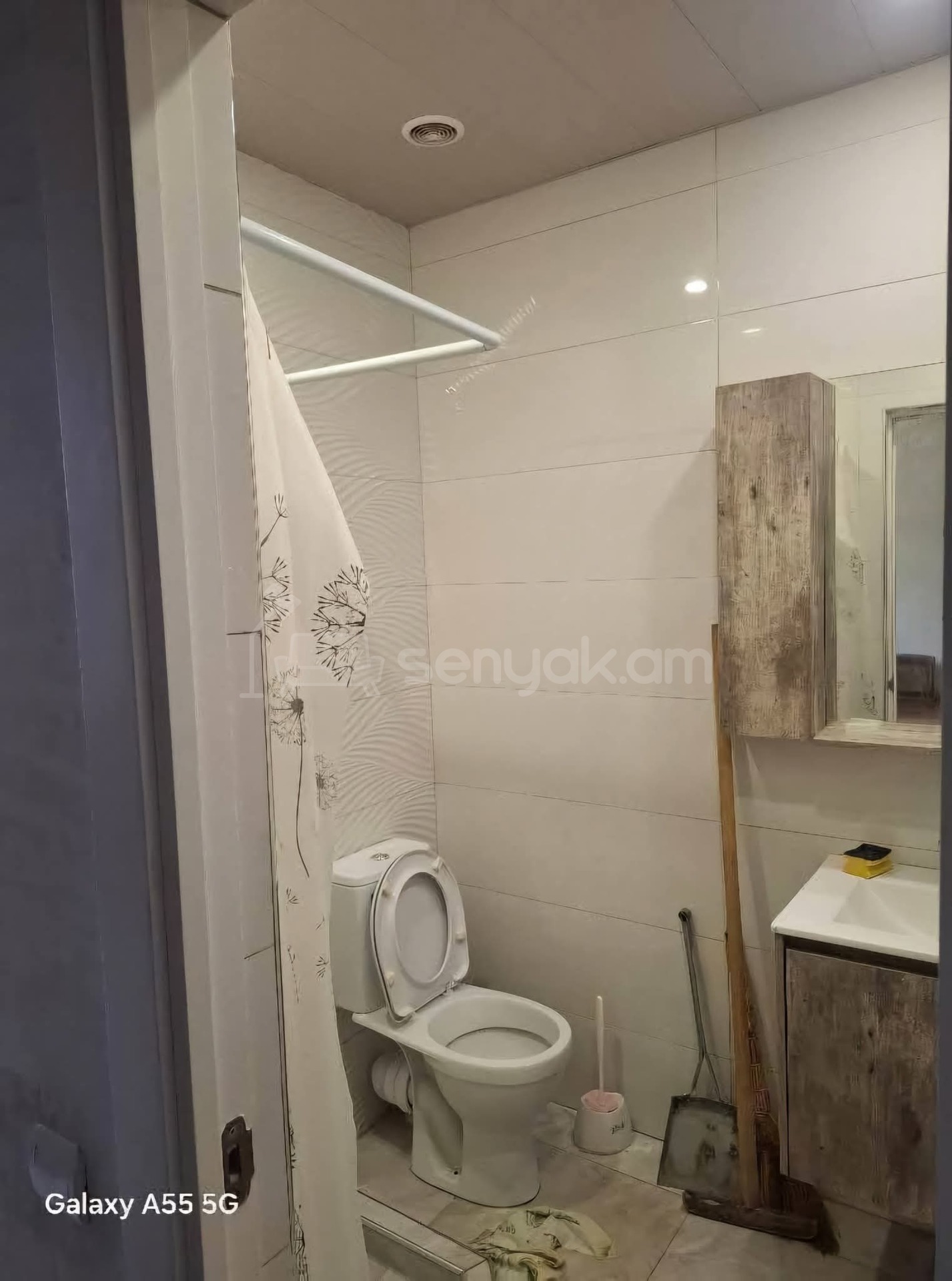 1 Սենյականոց Բնակարան Քարե Շենքում, 42քմ, 5/5 հարկ, Նորմալ Վիճակում, Կահավորված