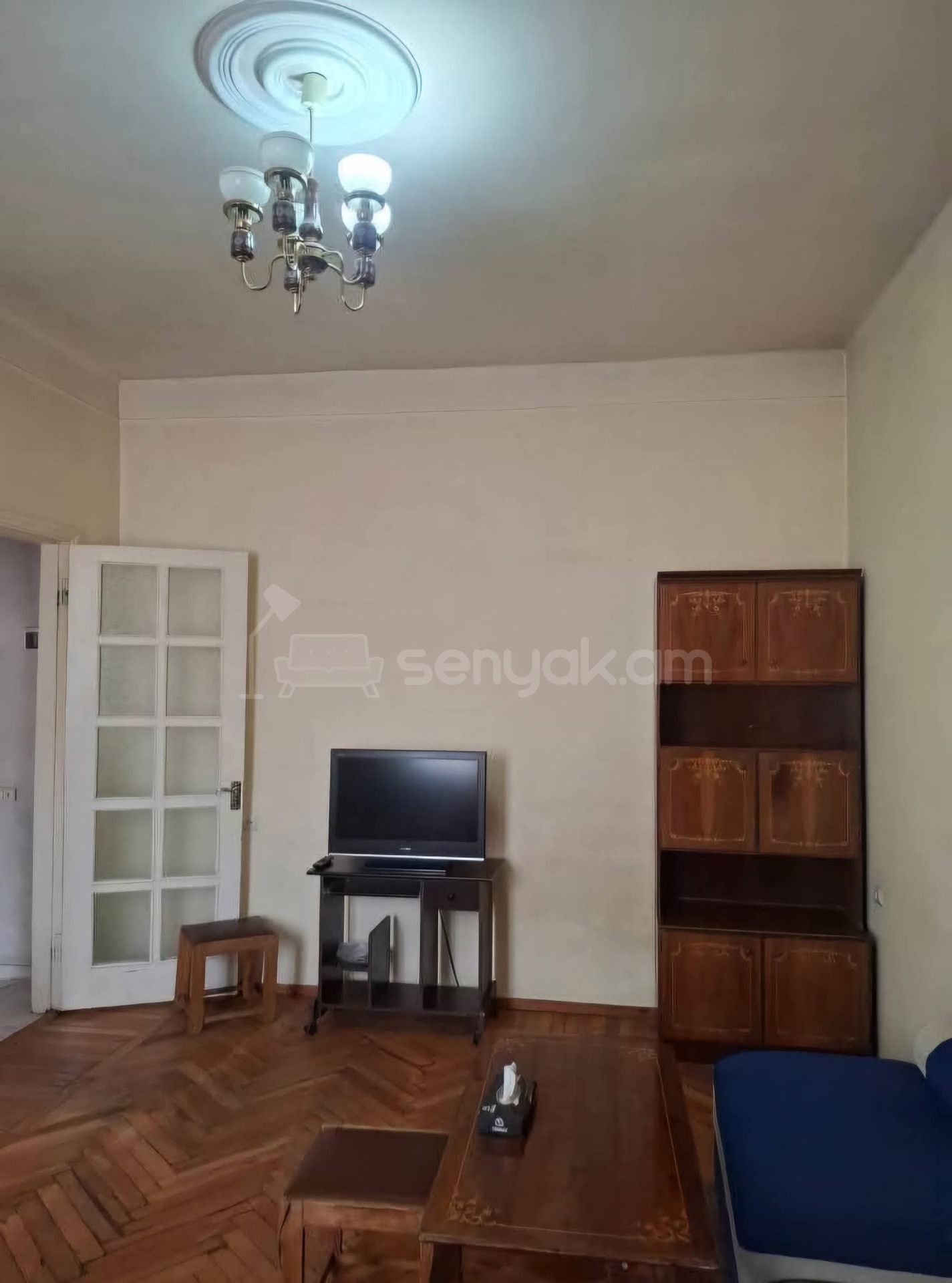 1 Սենյականոց Բնակարան Քարե Շենքում, 42քմ, 5/5 հարկ, Նորմալ Վիճակում, Կահավորված