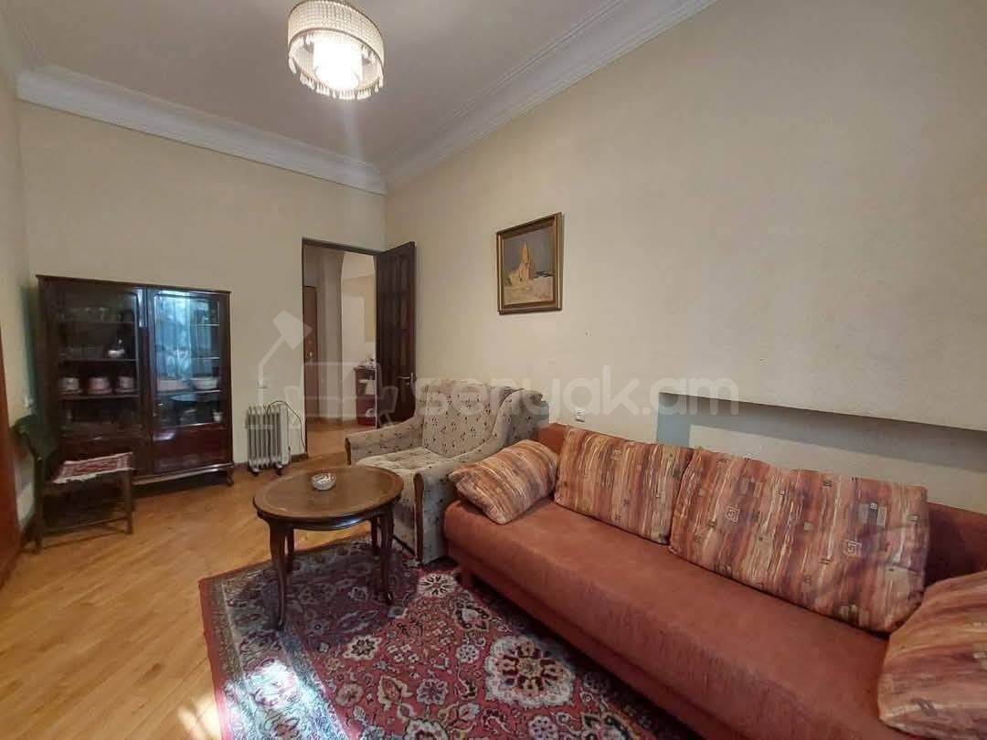 1 Սենյականոց Բնակարան Քարե Շենքում, 35քմ, 2/5 հարկ, Կապիտալ Վերանորոգված, Կահավորված