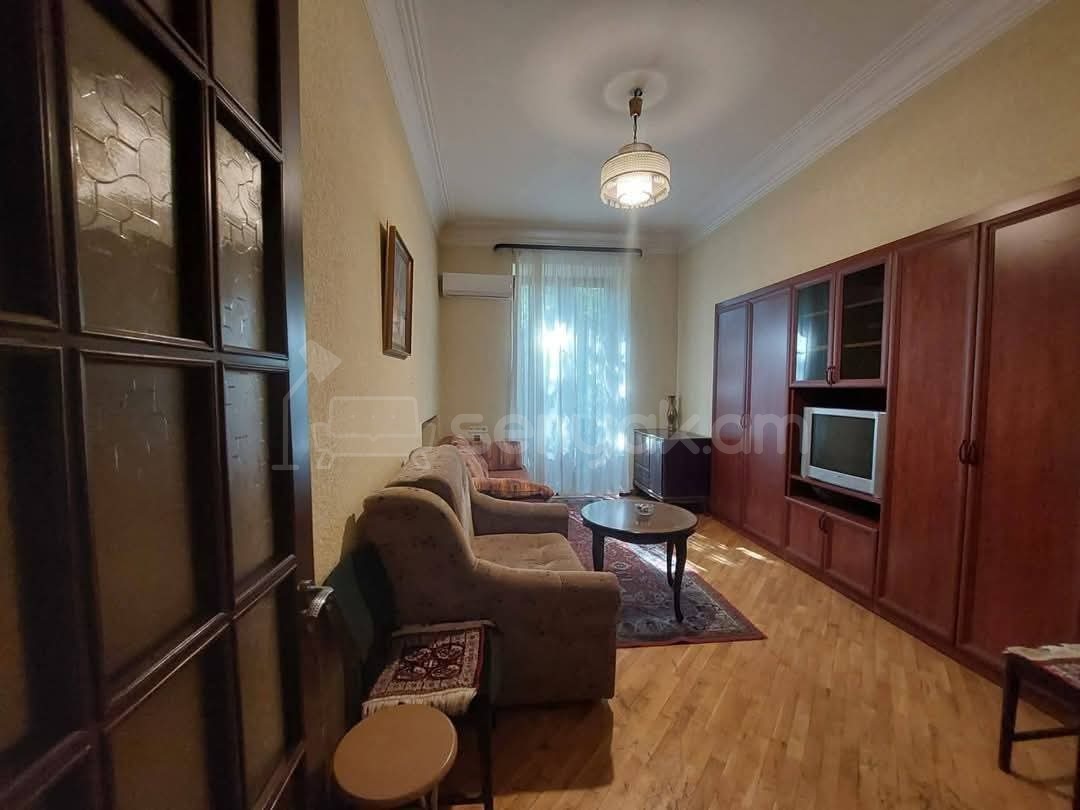 1 Սենյականոց Բնակարան Քարե Շենքում, 35քմ, 2/5 հարկ, Կապիտալ Վերանորոգված, Կահավորված