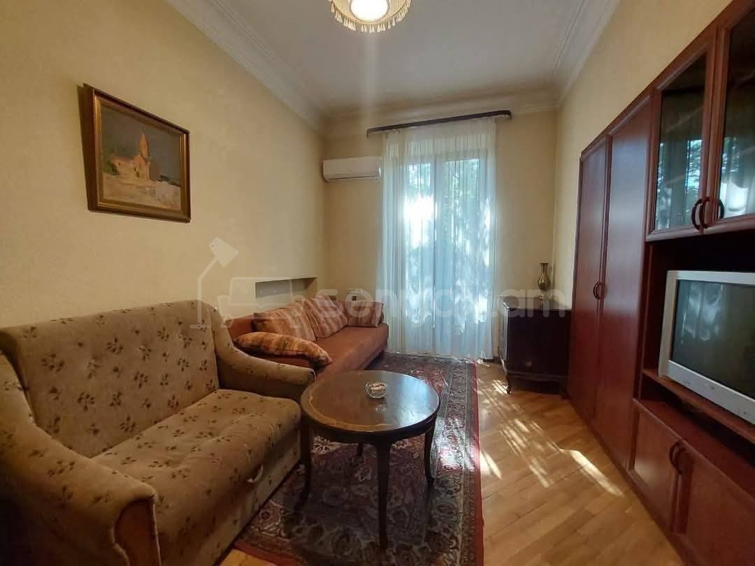 1 Սենյականոց Բնակարան Քարե Շենքում, 35քմ, 2/5 հարկ, Կապիտալ Վերանորոգված, Կահավորված