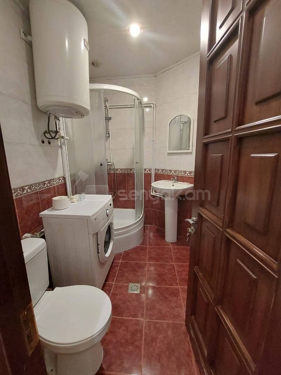 1 Սենյականոց Բնակարան Քարե Շենքում, 35քմ, 2/5 հարկ, Կապիտալ Վերանորոգված, Կահավորված