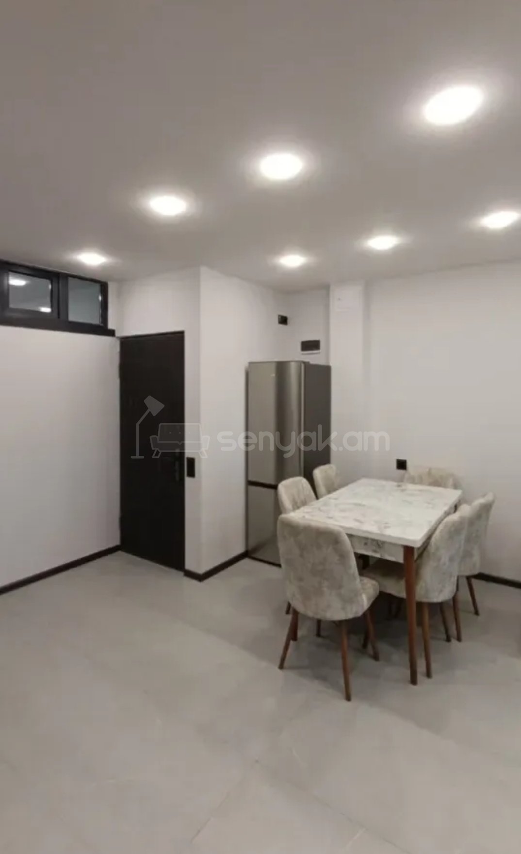 2 Սենյականոց Բնակարան, 45քմ, 3/5 հարկ, Դիզայներական Վերանորոգված, Կահավորված, Արևկող