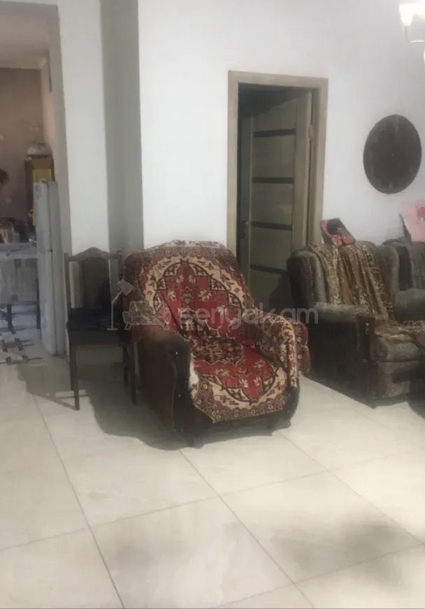 3 Սենյականոց Բնակարան Քարե Շենքում, 68քմ, 1/5 հարկ, Նորմալ Վիճակում, Կահավորված