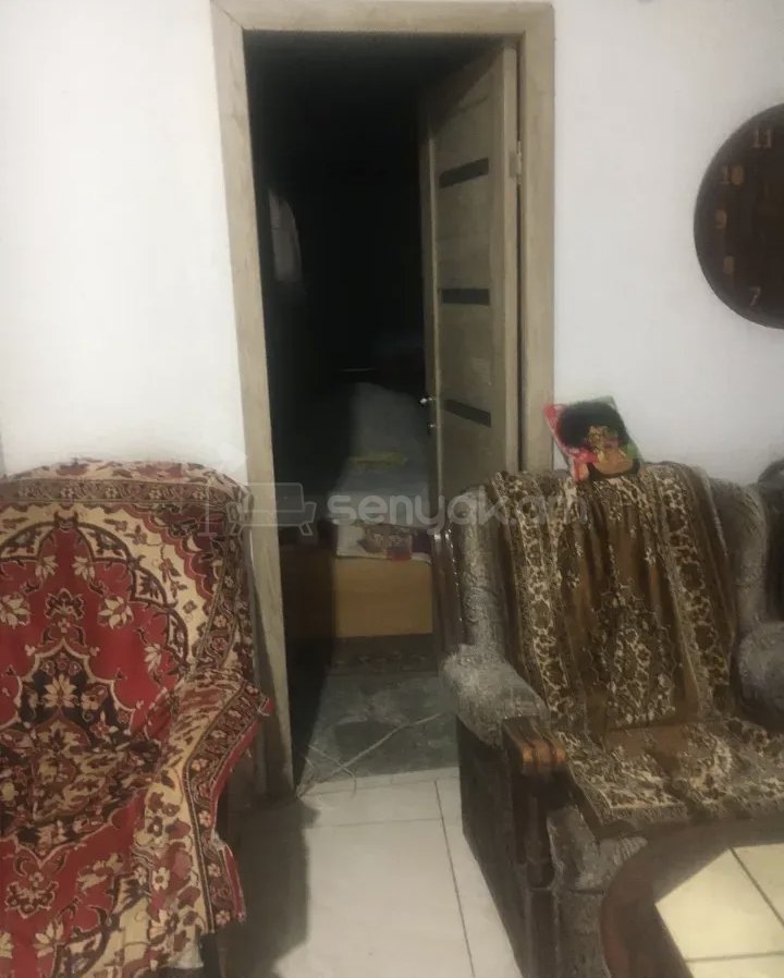 3 Սենյականոց Բնակարան Քարե Շենքում, 68քմ, 1/5 հարկ, Նորմալ Վիճակում, Կահավորված