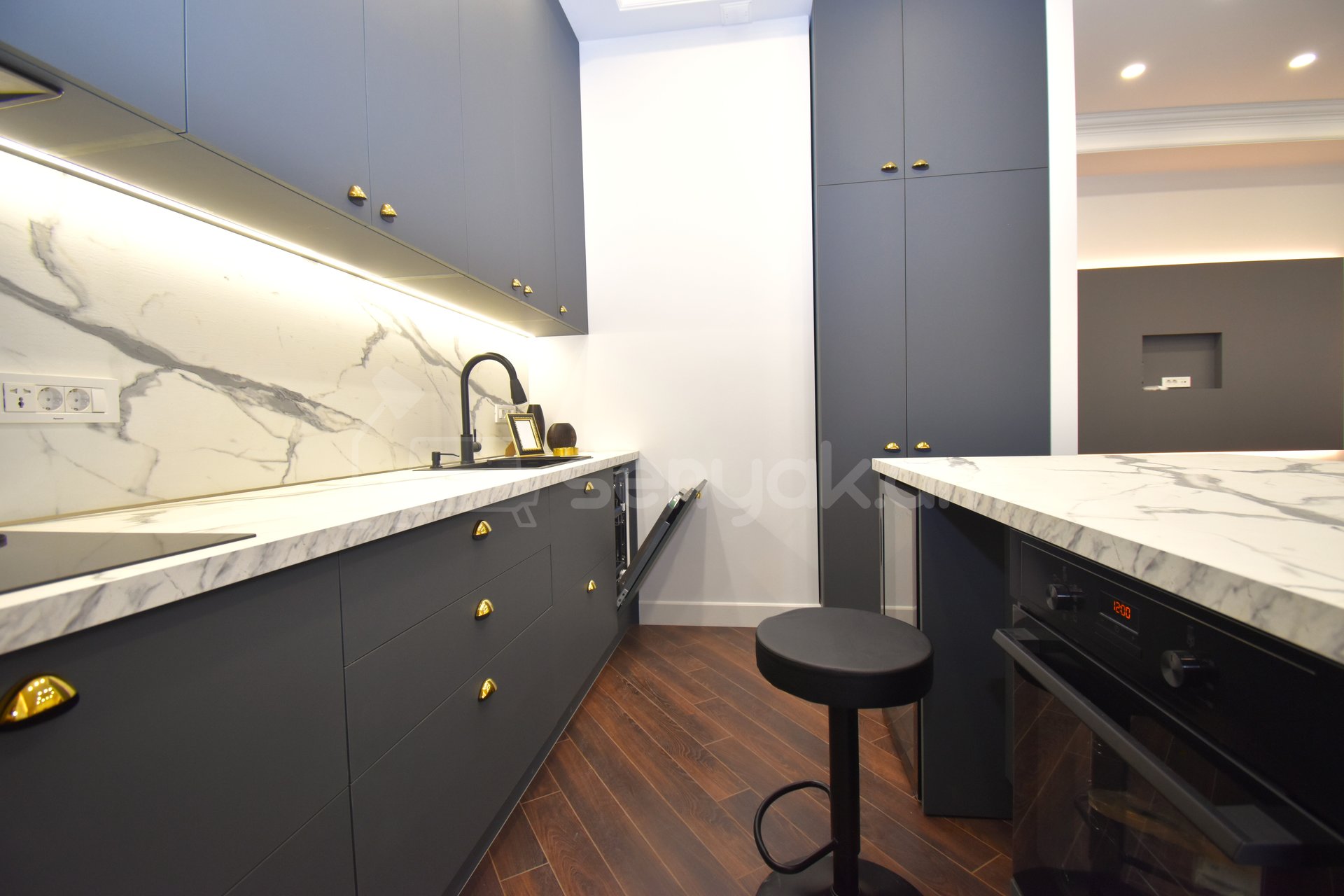 Քնելու Տեղ 15/18 հարկ