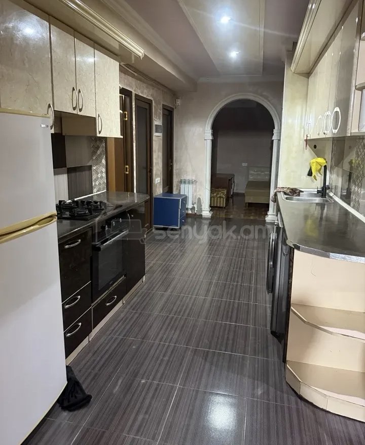 3 Սենյականոց Բնակարան, 78քմ, 1/14 հարկ, Նորմալ Վիճակում, Կահավորված, Արևկող