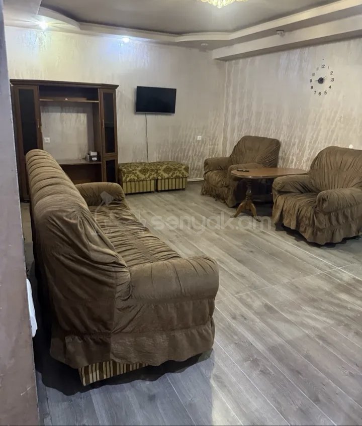 3 Սենյականոց Բնակարան, 78քմ, 1/14 հարկ, Նորմալ Վիճակում, Կահավորված, Արևկող