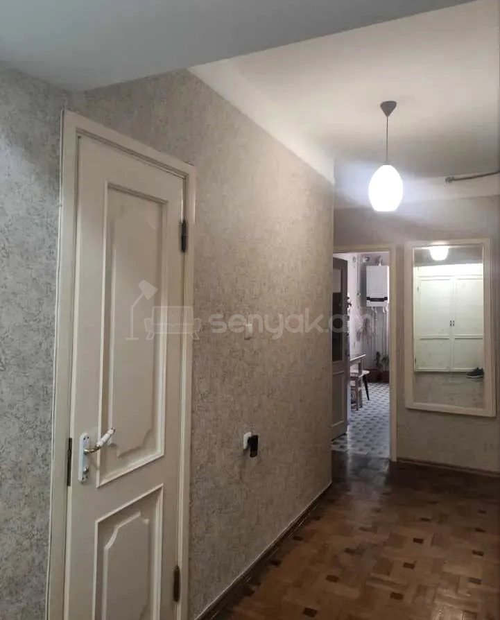 5 Սենյականոց Բնակարան Քարե Շենքում, 130քմ, 3/5 հարկ, Կապիտալ Վերանորոգված