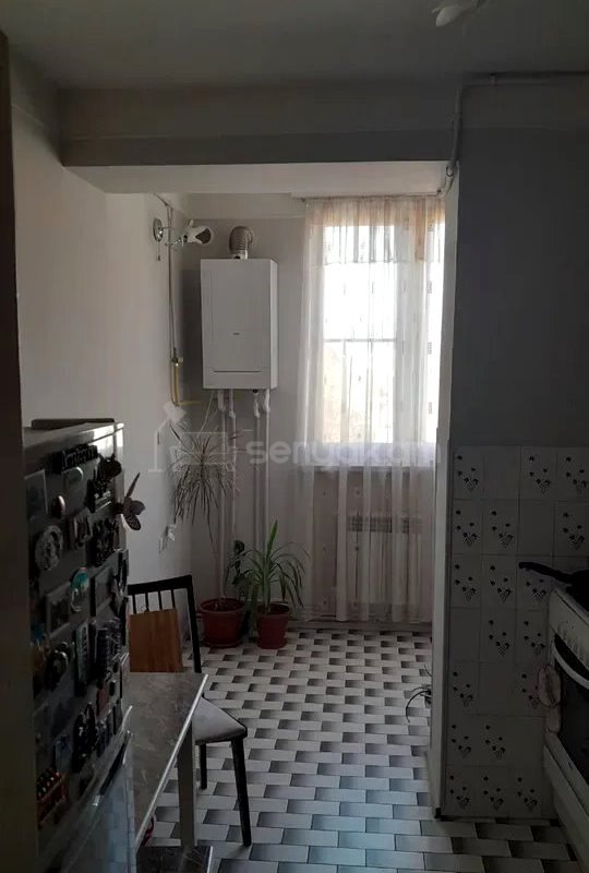 5 Սենյականոց Բնակարան Քարե Շենքում, 130քմ, 3/5 հարկ, Կապիտալ Վերանորոգված