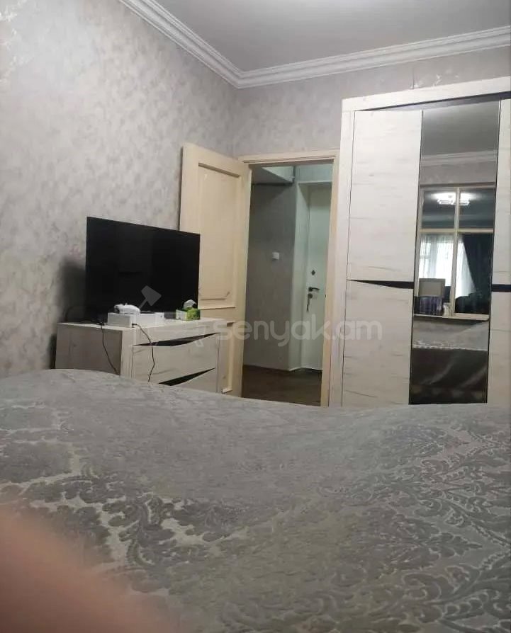 5 Սենյականոց Բնակարան Քարե Շենքում, 130քմ, 3/5 հարկ, Կապիտալ Վերանորոգված