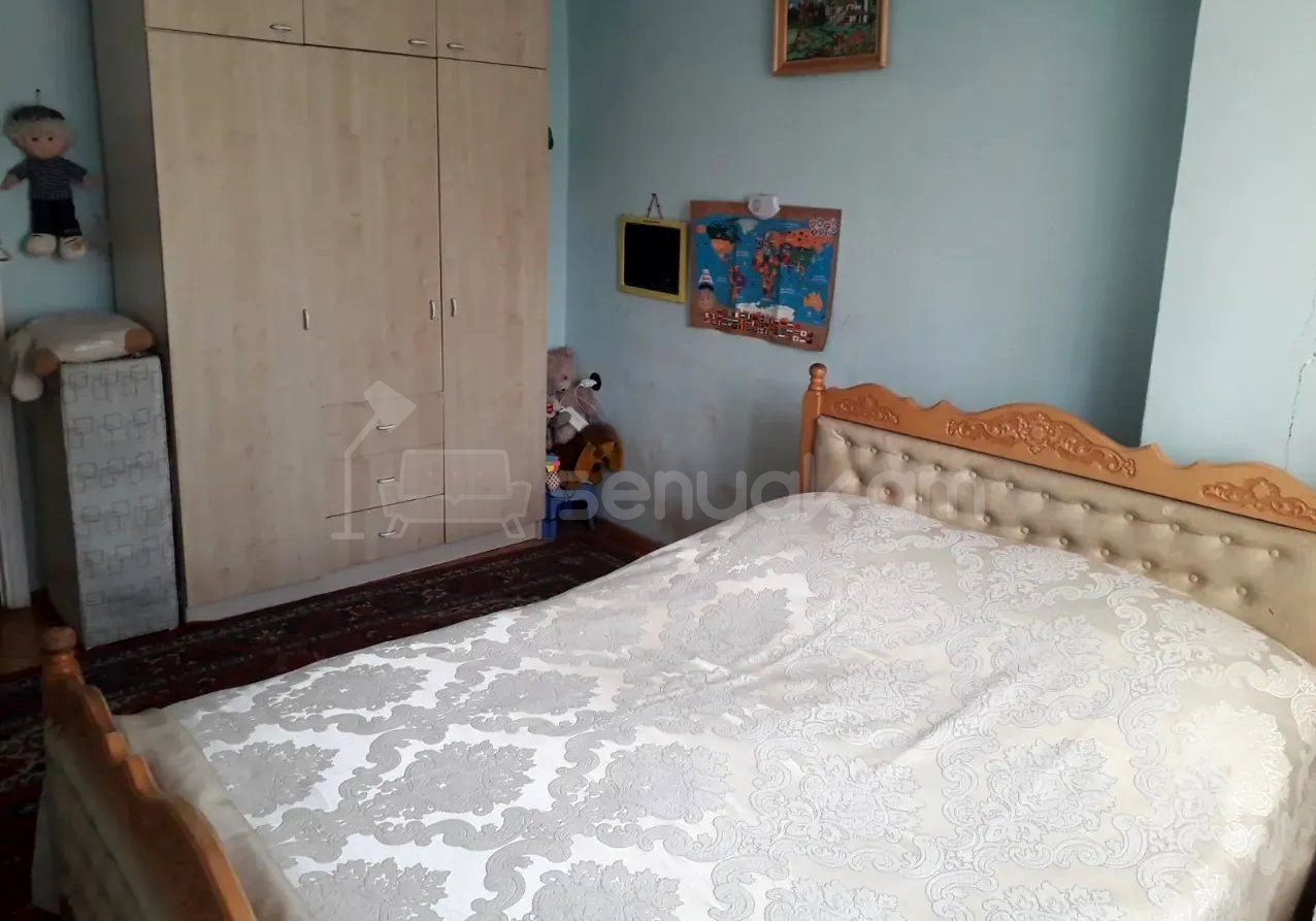 5 Սենյականոց Բնակարան Քարե Շենքում, 130քմ, 3/5 հարկ, Կապիտալ Վերանորոգված