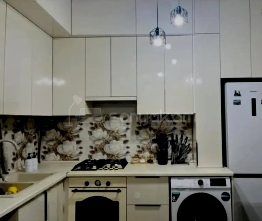 4 Սենյականոց Բնակարան Նորակառույցում, 103քմ, 1/6 հարկ, Կապիտալ Վերանորոգված