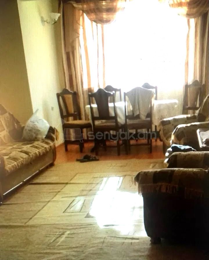 5 Սենյականոց Բնակարան Քարե Շենքում, 102քմ, 2/5 հարկ, Կապիտալ Վերանորոգված