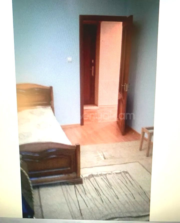 5 Սենյականոց Բնակարան Քարե Շենքում, 102քմ, 2/5 հարկ, Կապիտալ Վերանորոգված