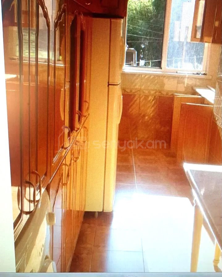 5 Սենյականոց Բնակարան Քարե Շենքում, 102քմ, 2/5 հարկ, Կապիտալ Վերանորոգված