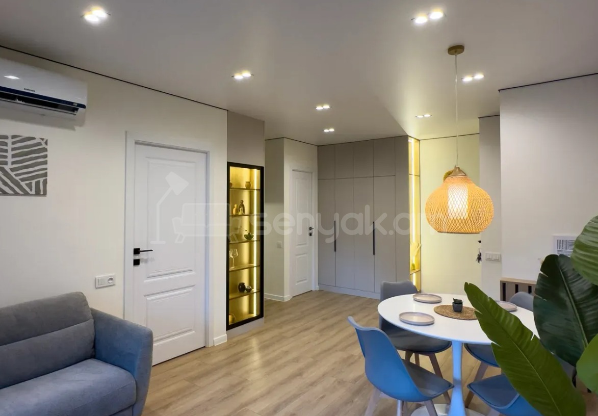 2 Սենյականոց Բնակարան, 50քմ, 3/10 հարկ, Դիզայներական Վերանորոգված, Կահավորված, Արևկող