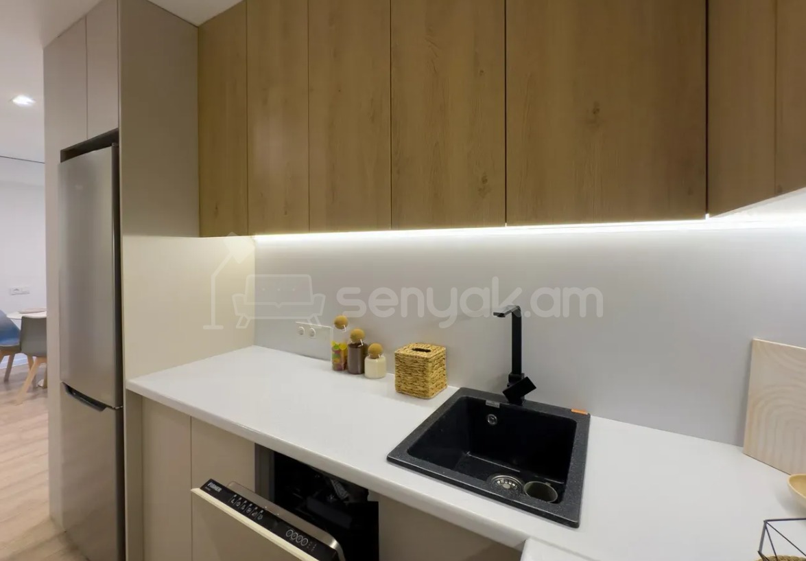 2 Սենյականոց Բնակարան, 50քմ, 3/10 հարկ, Դիզայներական Վերանորոգված, Կահավորված, Արևկող