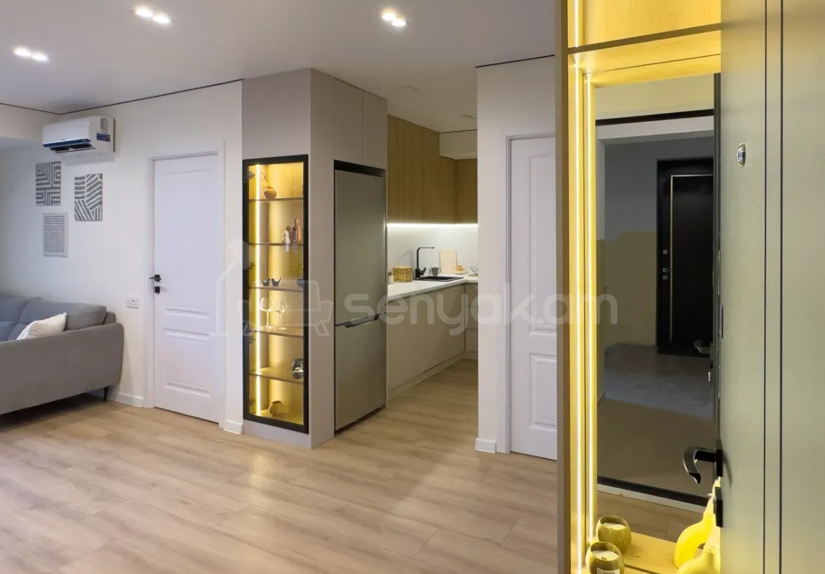 2 Սենյականոց Բնակարան, 50քմ, 3/10 հարկ, Դիզայներական Վերանորոգված, Կահավորված, Արևկող