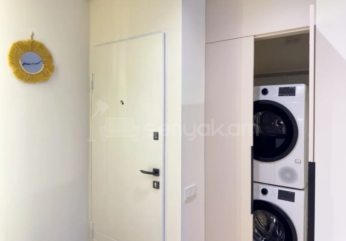 2 Սենյականոց Բնակարան, 50քմ, 3/10 հարկ, Դիզայներական Վերանորոգված, Կահավորված, Արևկող