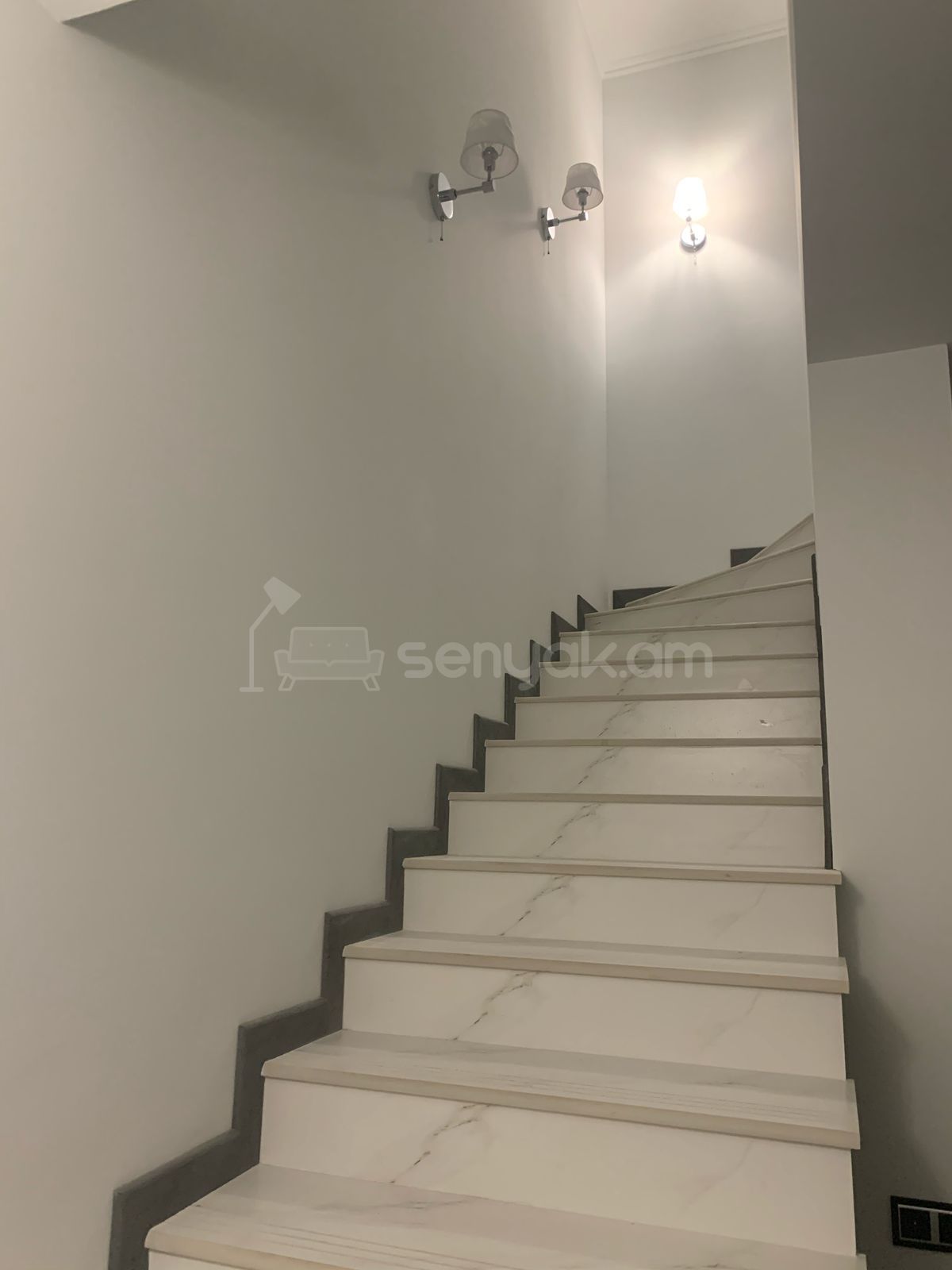 4 Սենյականոց Սեփական Տուն, 120քմ, Դիզայներական Վերանորոգված, Կահավորված, Ավտոտնակով