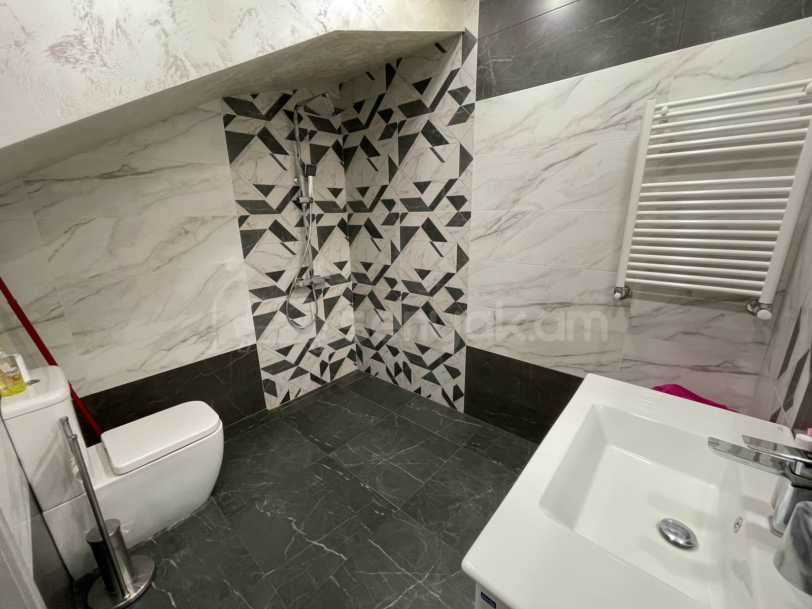 4 Սենյականոց Սեփական Տուն, 120քմ, Դիզայներական Վերանորոգված, Կահավորված, Ավտոտնակով