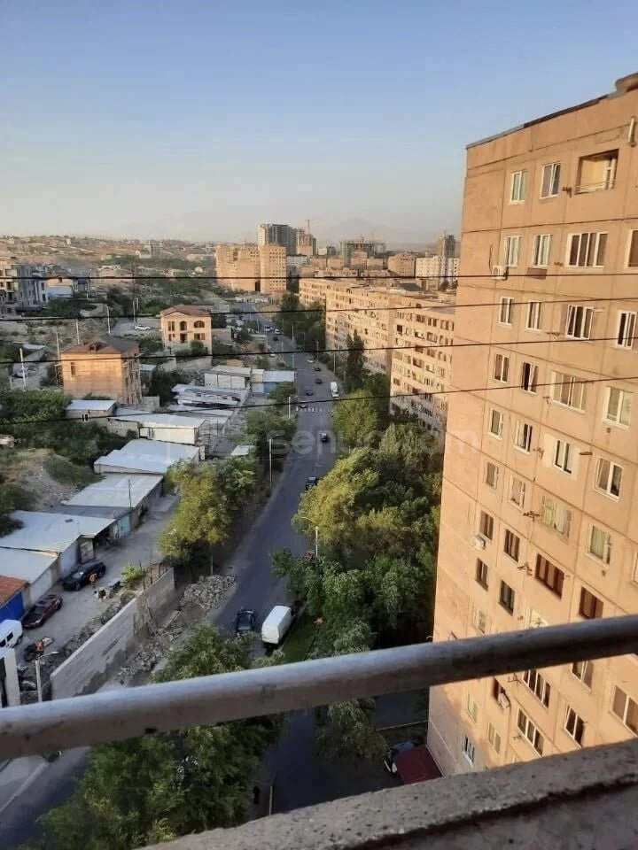 3 Սենյականոց Բնակարան, 82քմ, 13/14 հարկ, Պետական Վիճակում