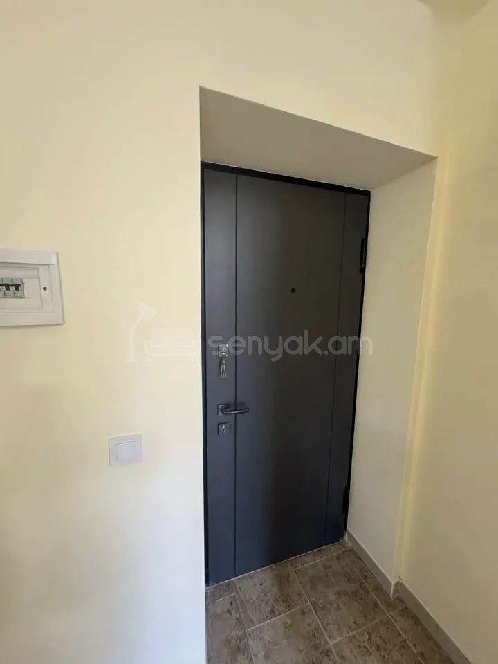 2 Սենյականոց Բնակարան Քարե Շենքում, 31քմ, 3/5 հարկ, Նորմալ Վիճակում