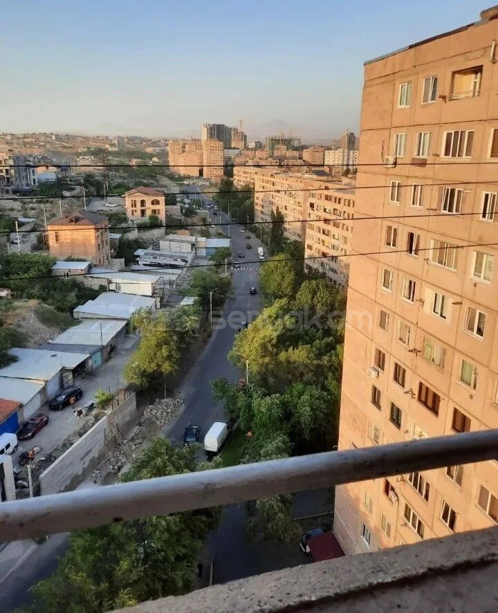 3 Սենյականոց Բնակարան, 82քմ, 13/14 հարկ, Պետական Վիճակում